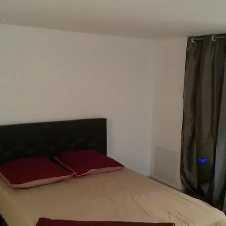شقة Safranier Townhouse *