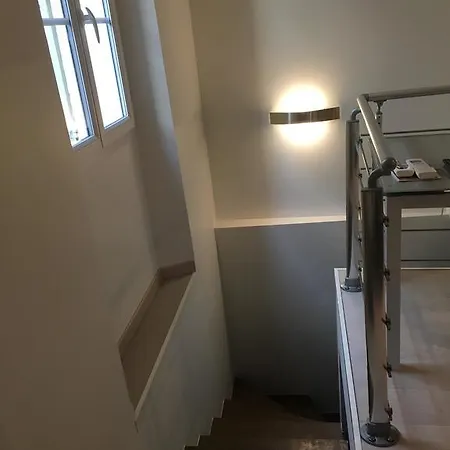Safranier Townhouse أنتيب
